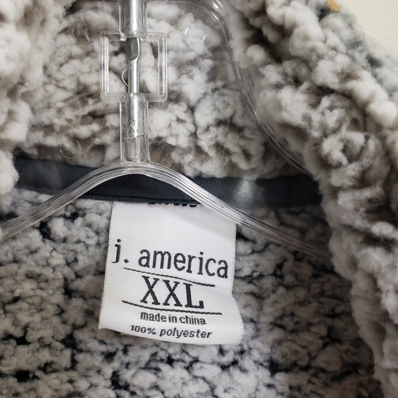 J. American shearling feel fleece zip front vest - Picture 3 of 9